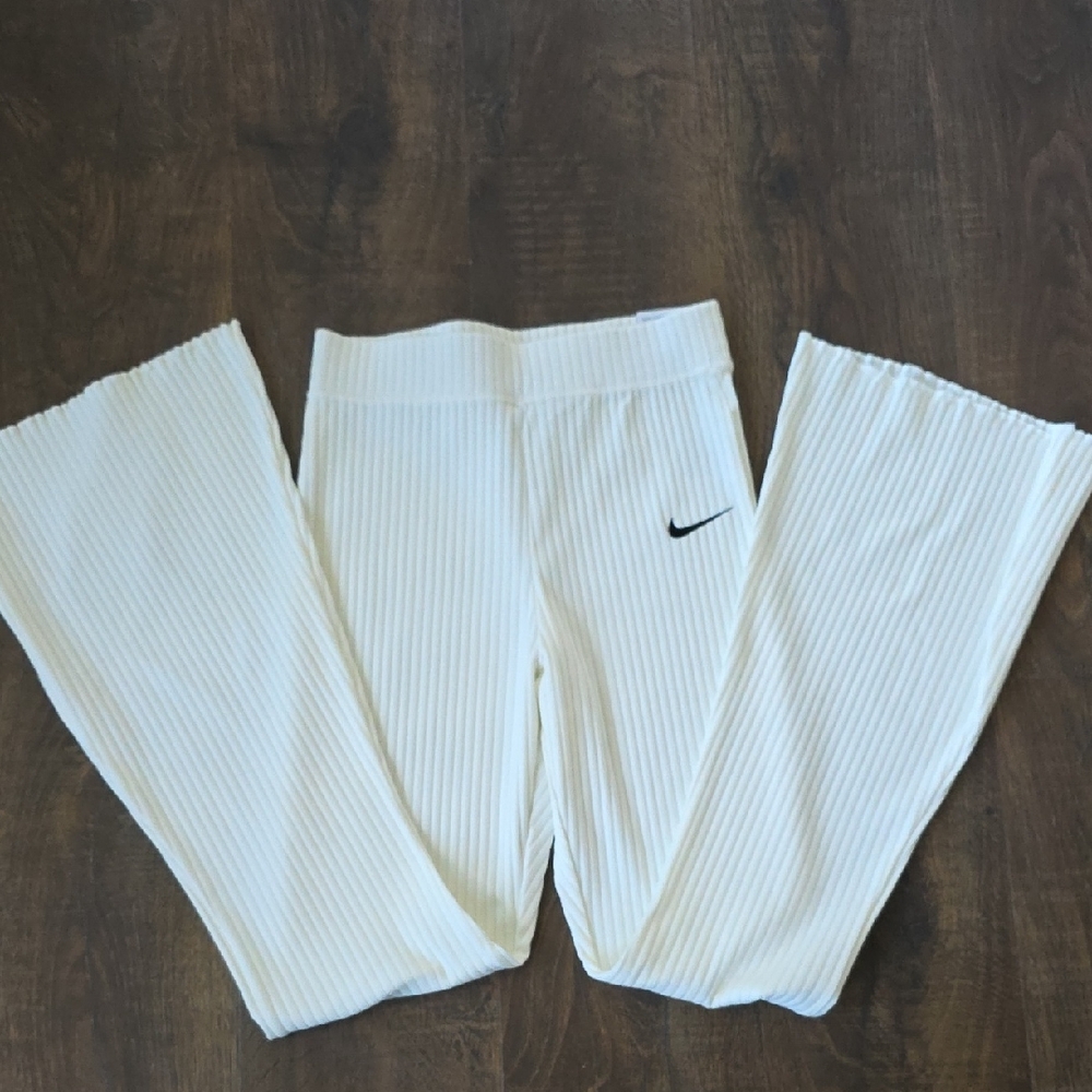 Nike Women's White Ribbed Joggers